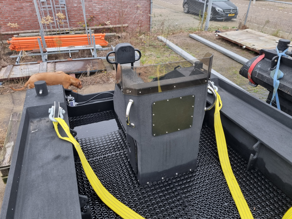 Rhino 600SB HDPE Workboat for sale or charter. Direct available. Kan be shipped worldwide — foto 7 van 10