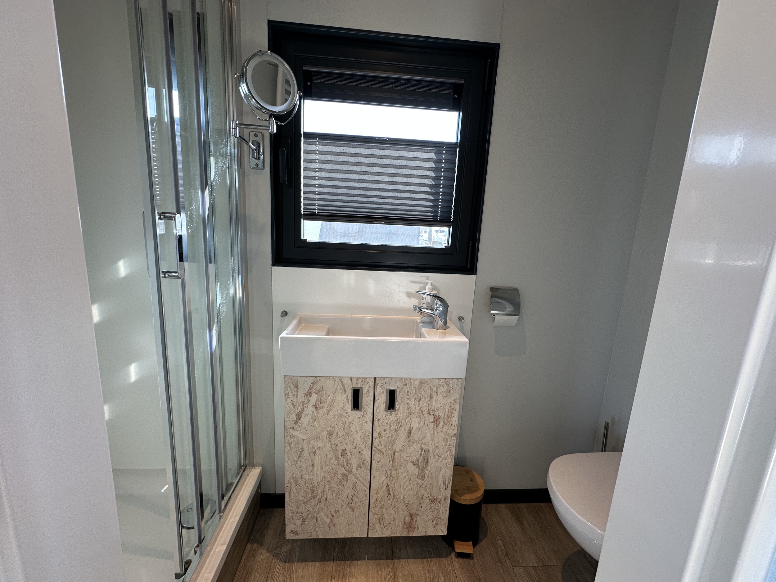 Gielissen Marin Home 32 Tiny Houseboat — foto 31 van 43