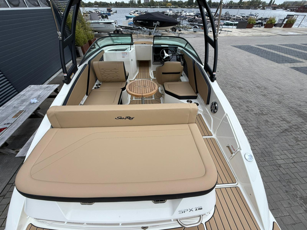 Sea Ray 210 spx — foto 26 van 38