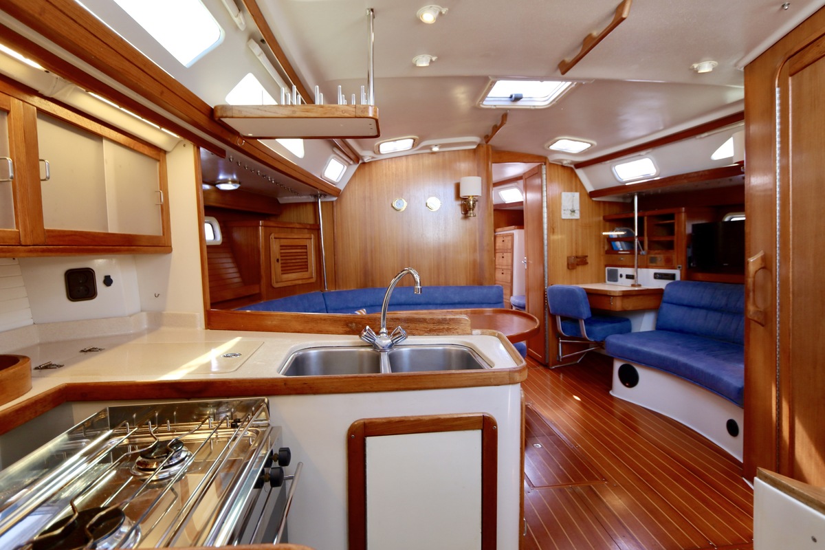 Catalina 42 MK II — foto 3 van 81