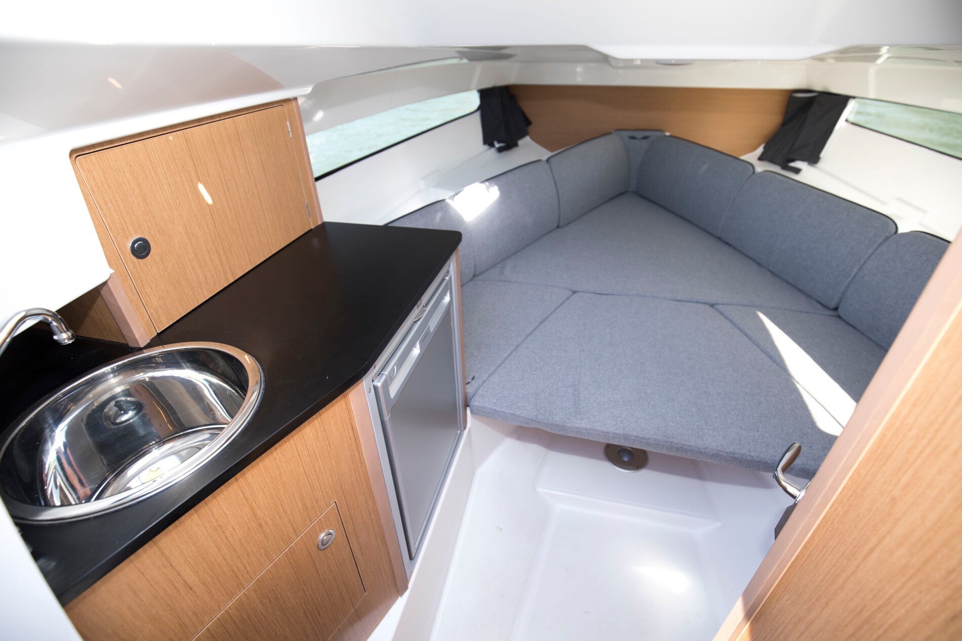 Beneteau Flyer 8 SUNdeck — foto 12 van 15