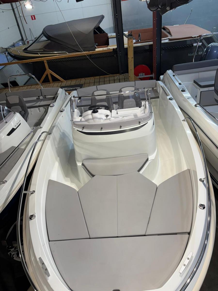 Jeanneau Cap Camarat 5.5 CC — foto 21 van 44