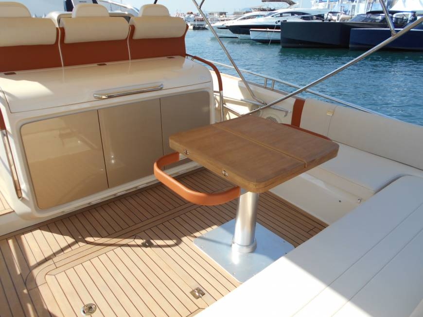 Invictus yachts Invictus 370 GT — foto 8 van 25