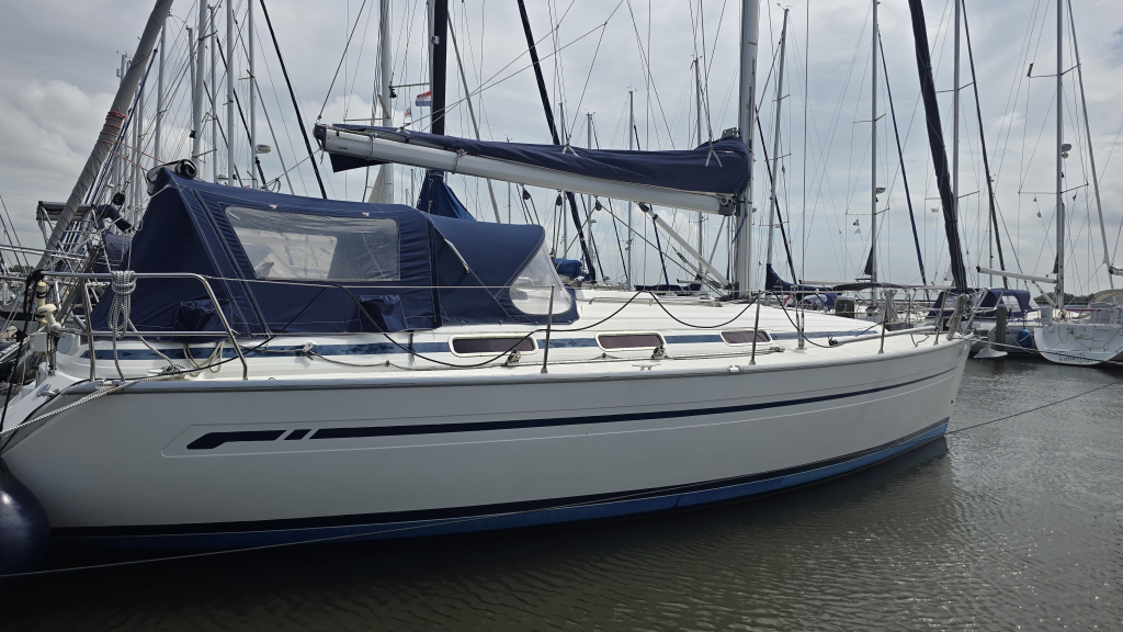 Bavaria  36 Cruiser — foto 1 van 38