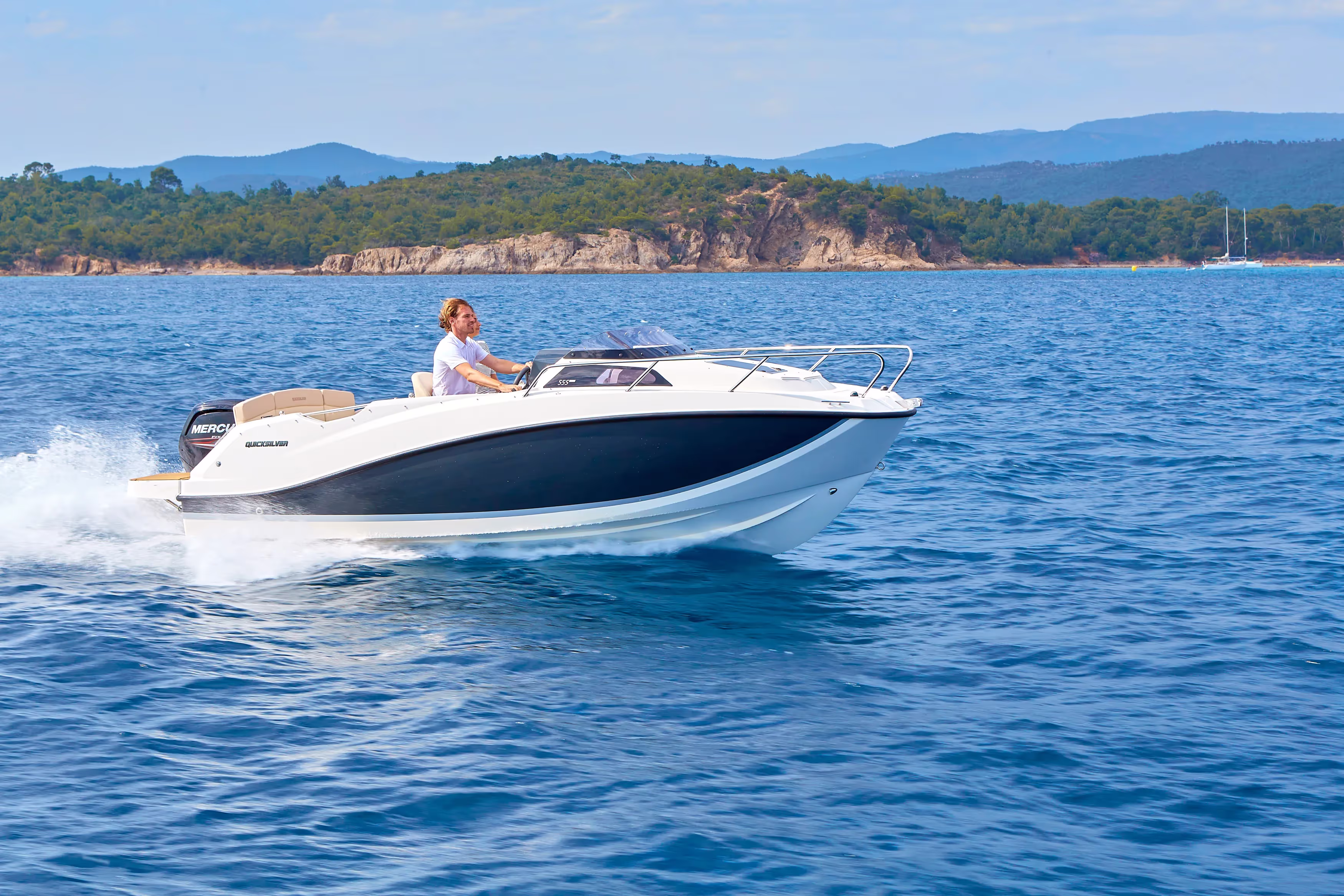 Quicksilver 555 Cabin — foto 6 van 17