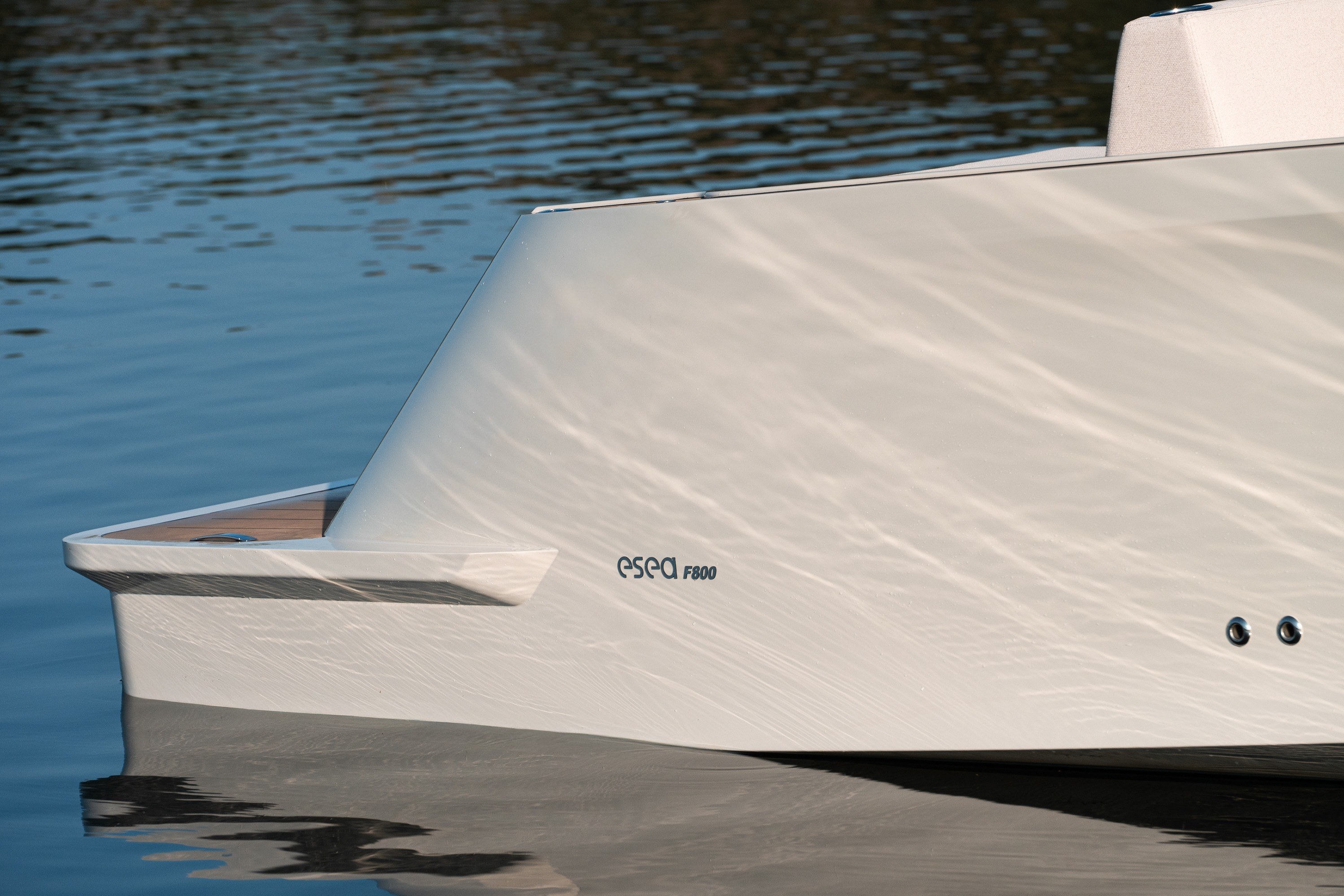 Tender Esea F800 — foto 31 van 35