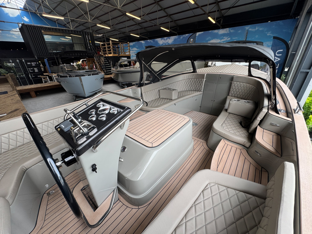 Waterspoor 717 Aviator | Vetus diesel   — foto 24 van 31