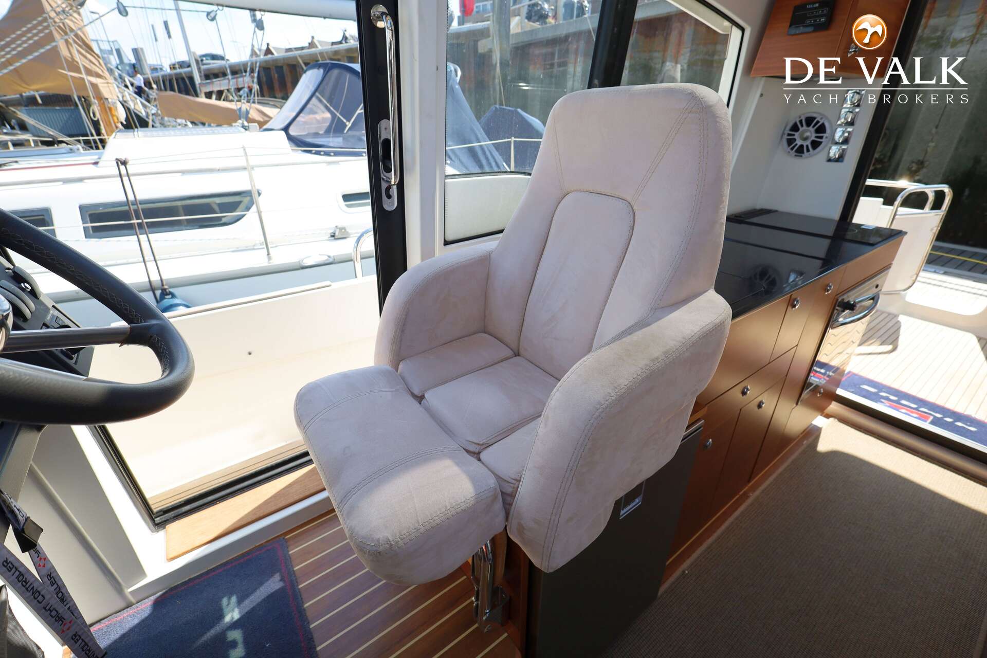 Nimbus 365 Coupe — foto 25 van 40