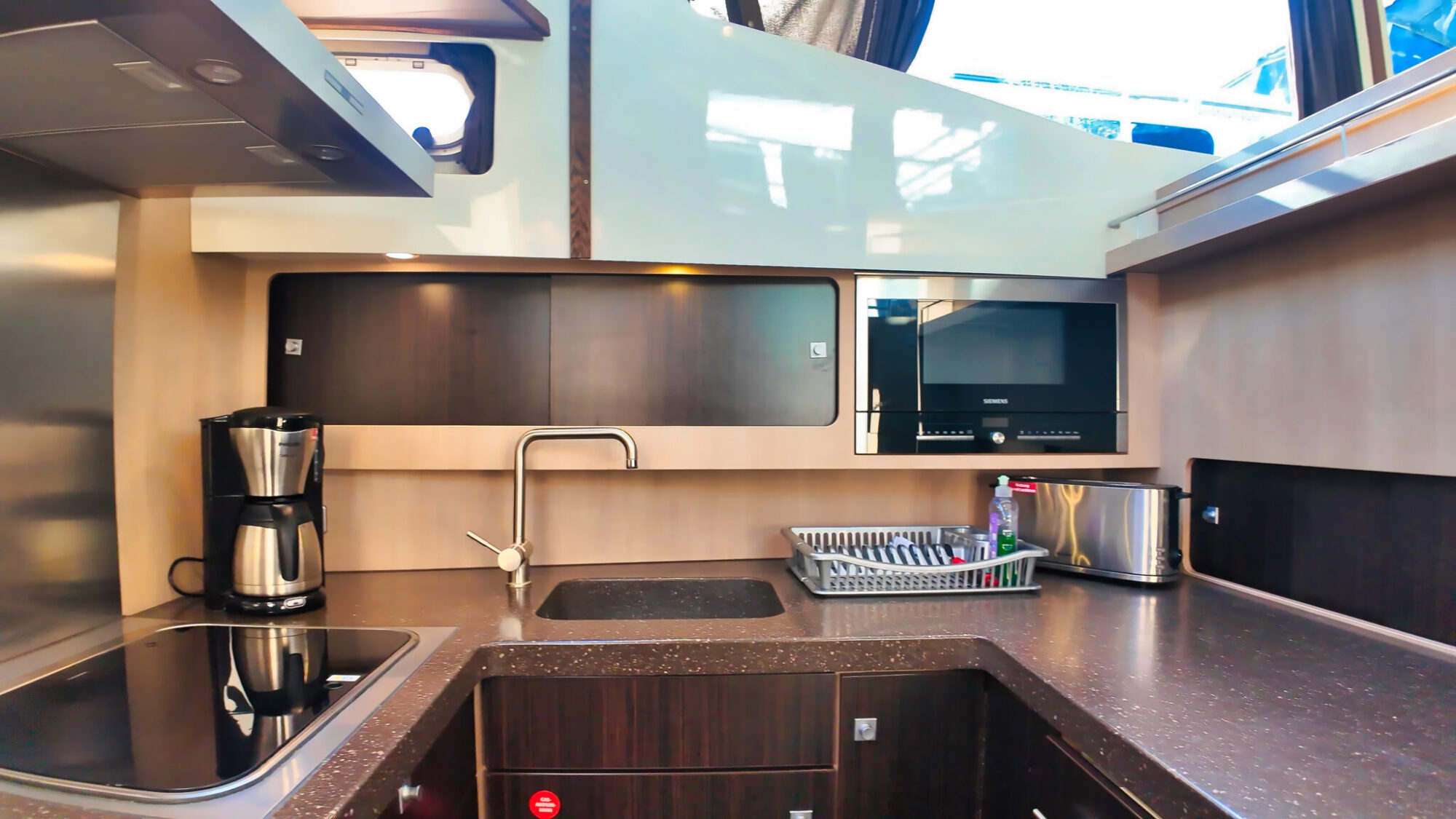 Aventura 43 AK Cabrio — foto 14 van 44