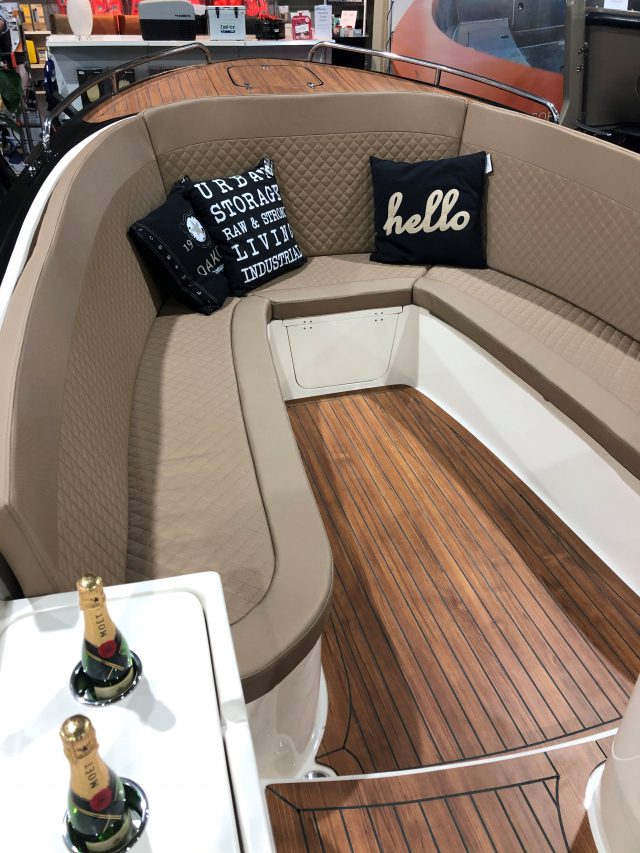 Primeur 715 tender DE GROOTSTE SLOEPENSHOWROOM VAN NEDERLAND — foto 7 van 10