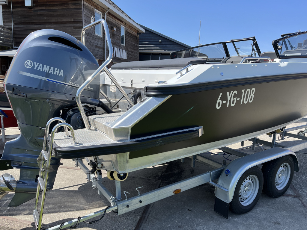 Husky  R7 met Yamaha 150pk — foto 4 van 11