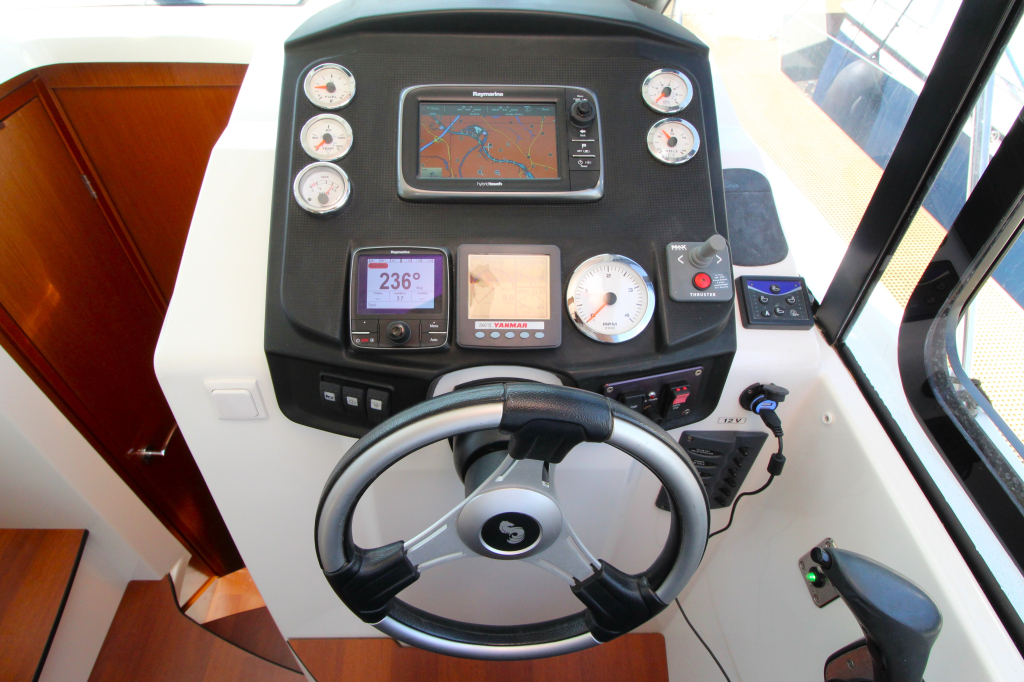 Beneteau Antares 30 Fly — foto 14 van 20