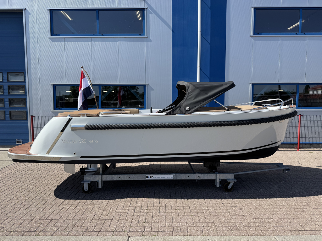 Maxima 620 MC Retro met Honda 30pk