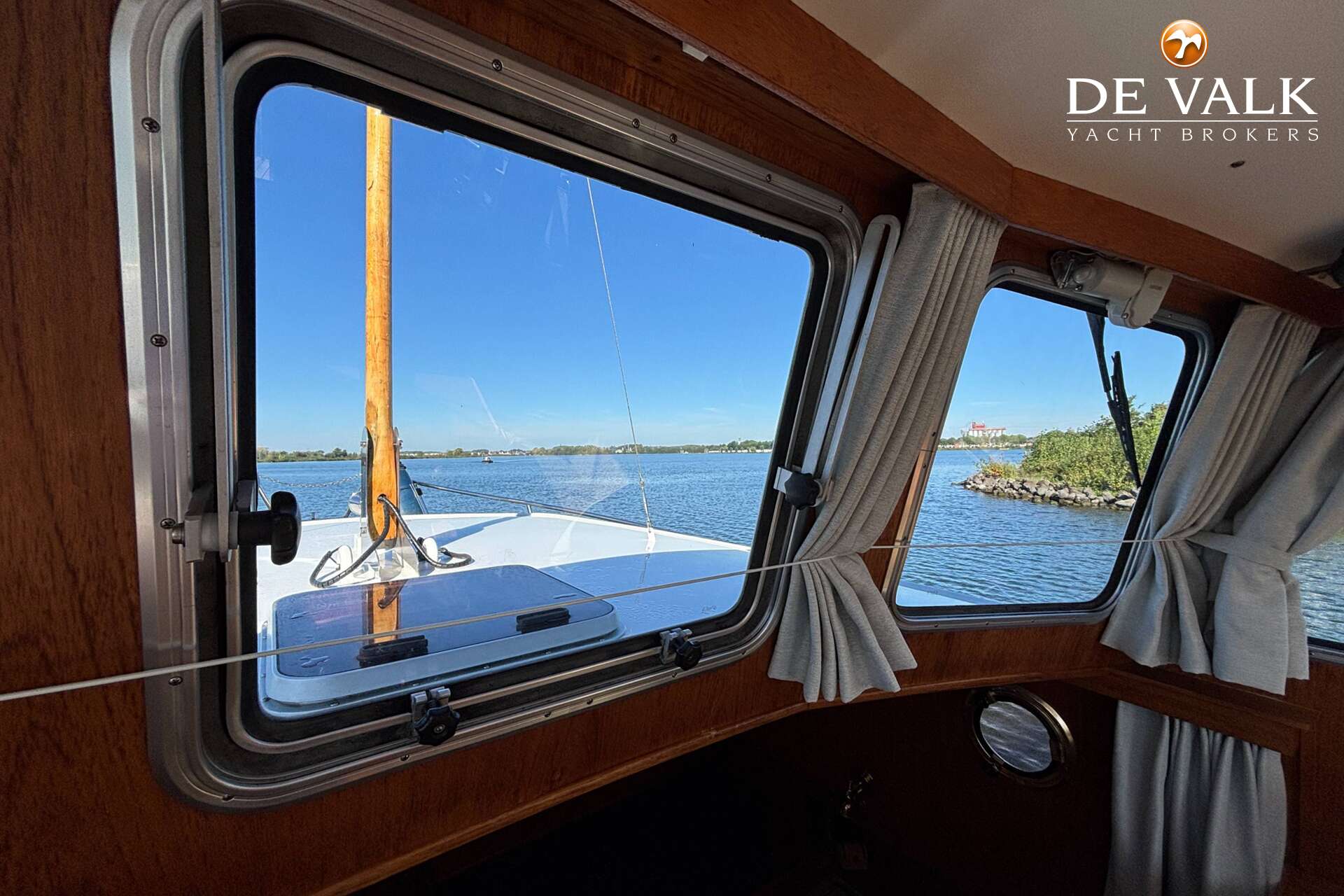 Linssen STURDY 1000 AC ROYAL — foto 24 van 24