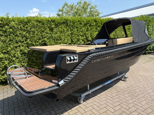 Extra luxe Coastliner 545 met Tohatsu 20 PK en buiskap