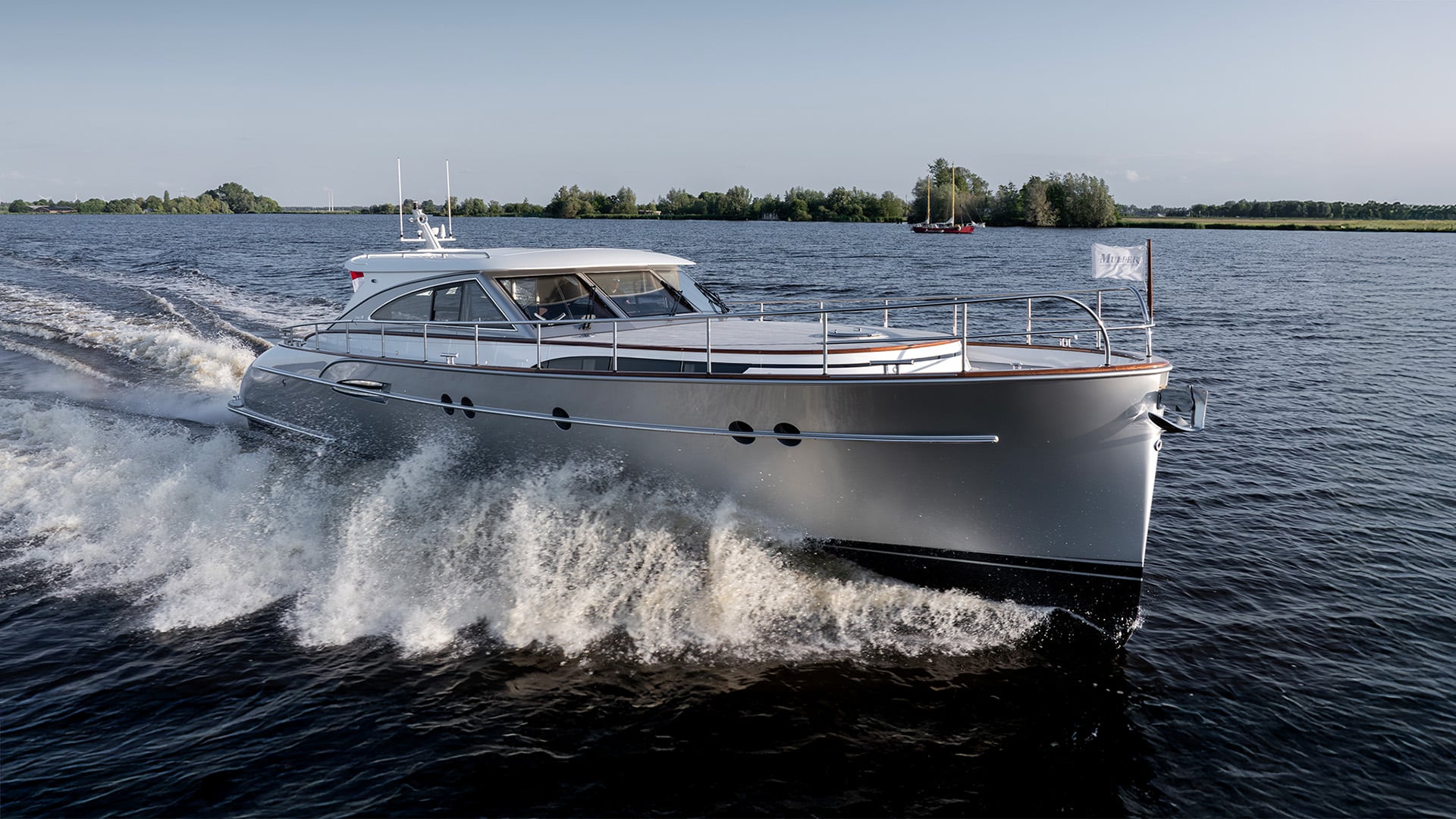 NEW HORIZON — foto 1 van 12