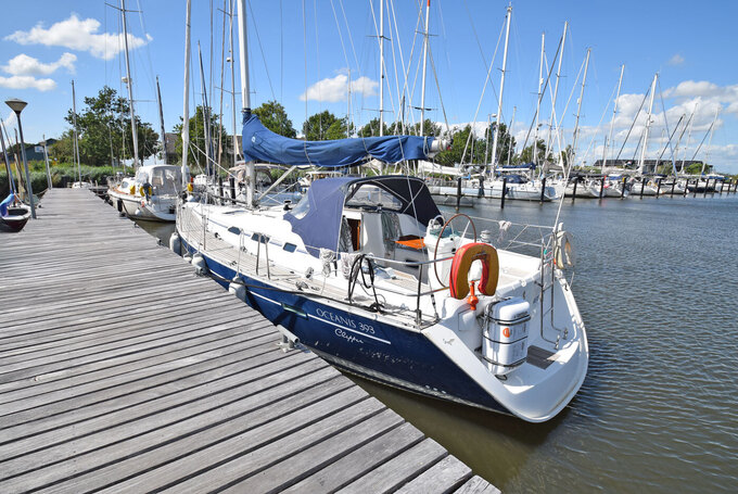Boot Beneteau Oceanis 393 - Beschikbaar — foto 9 van 12