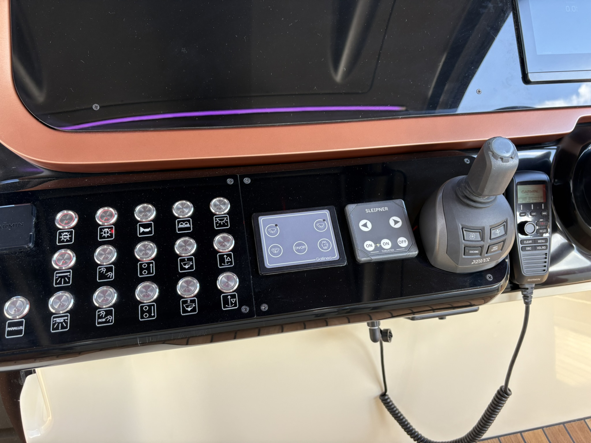 Invictus yachts Invictus 420 TT  met 2x 440 pk Volvo Penta D6 - Nieuw binnen! — foto 6 van 21