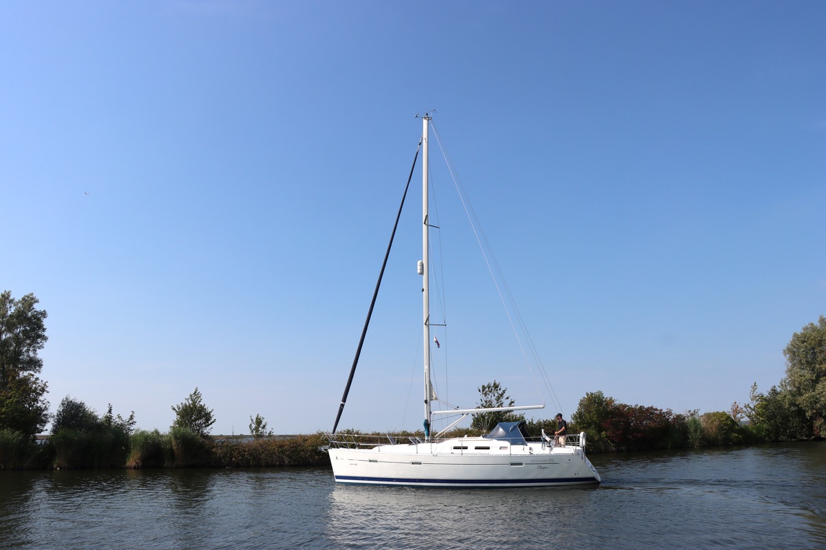 BENETEAU OCEANIS CLIPPER 373 — foto 41 van 48