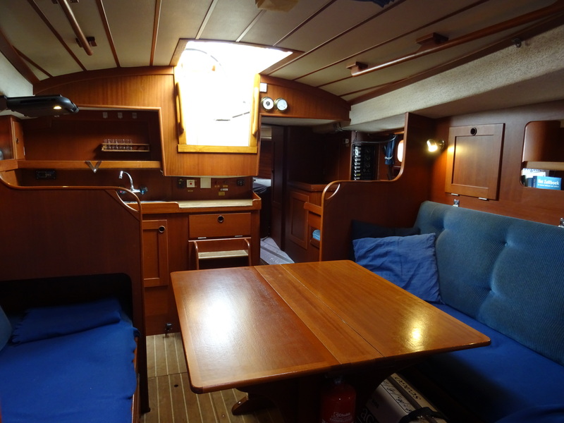Hallberg Rassy 352 MKII — foto 8 van 45