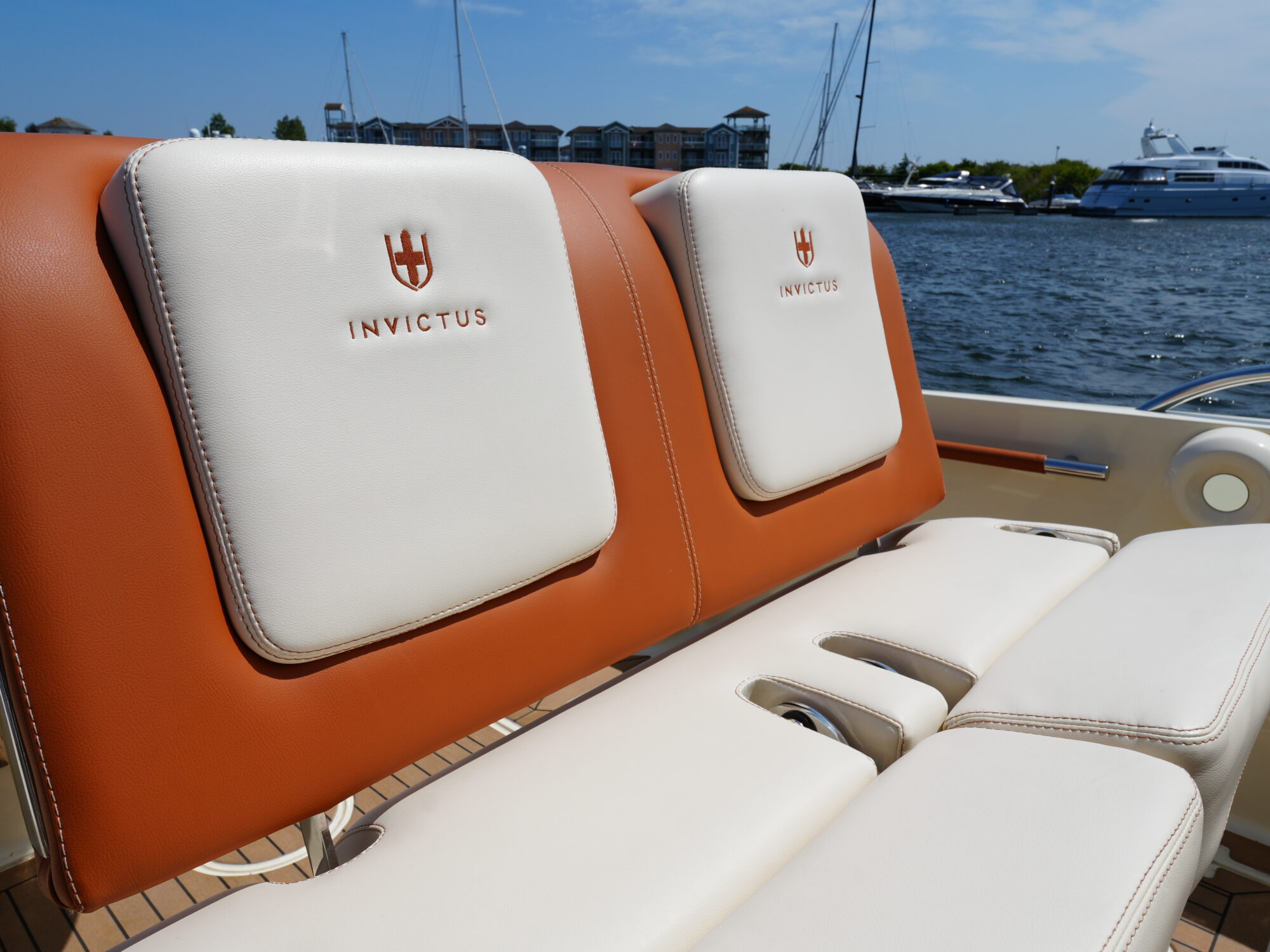 Invictus 270 CX — foto 19 van 38