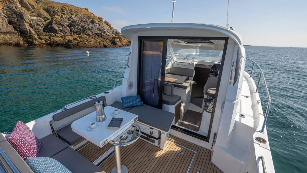 Beneteau Antares 8 | Nieuw samenstellen vanaf €67.518,- — foto 10 van 20