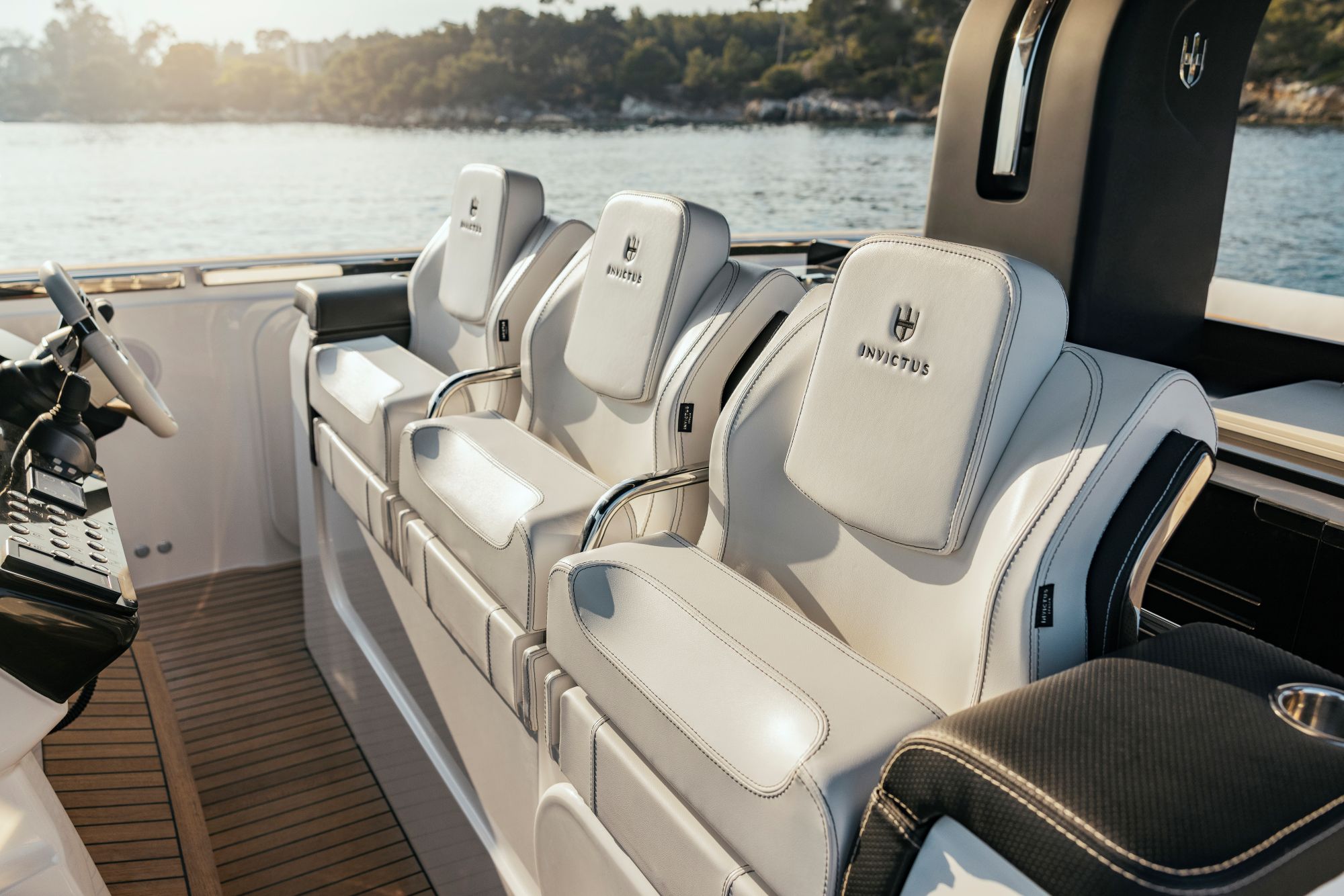 Invictus yachts Invictus 420 TT — foto 10 van 22