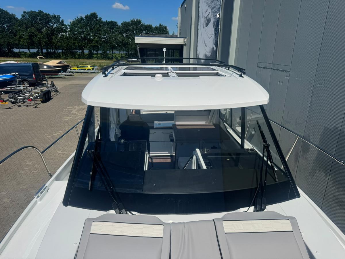 Jeanneau Merry Fisher 895 serie 2. Dit schip is aanwezig op de Yamaha stand van hiswa te water 2026. — foto 3 van 48