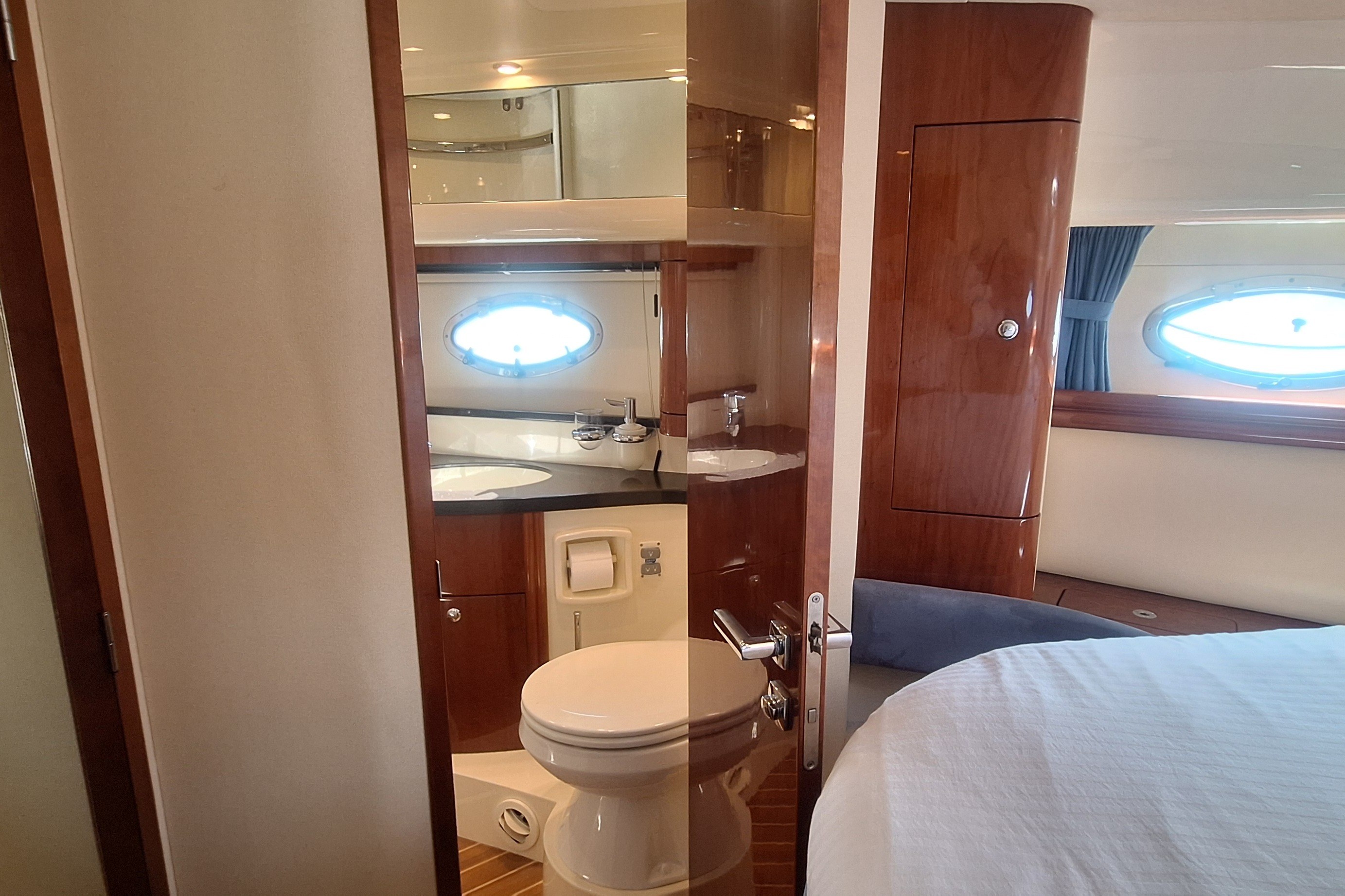 Fairline Phantom 40 — foto 76 van 87