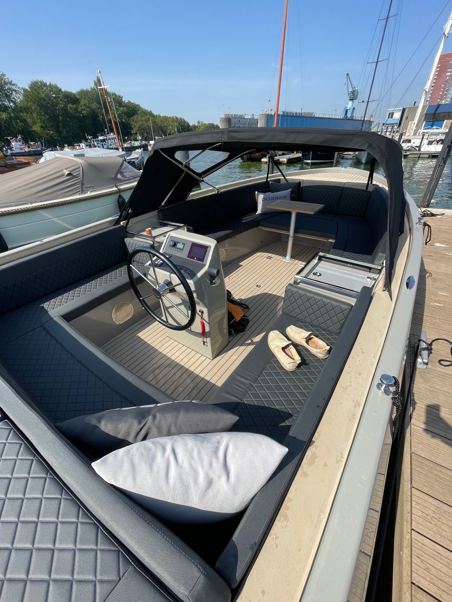 DOBBER 750 Tender — foto 11 van 14
