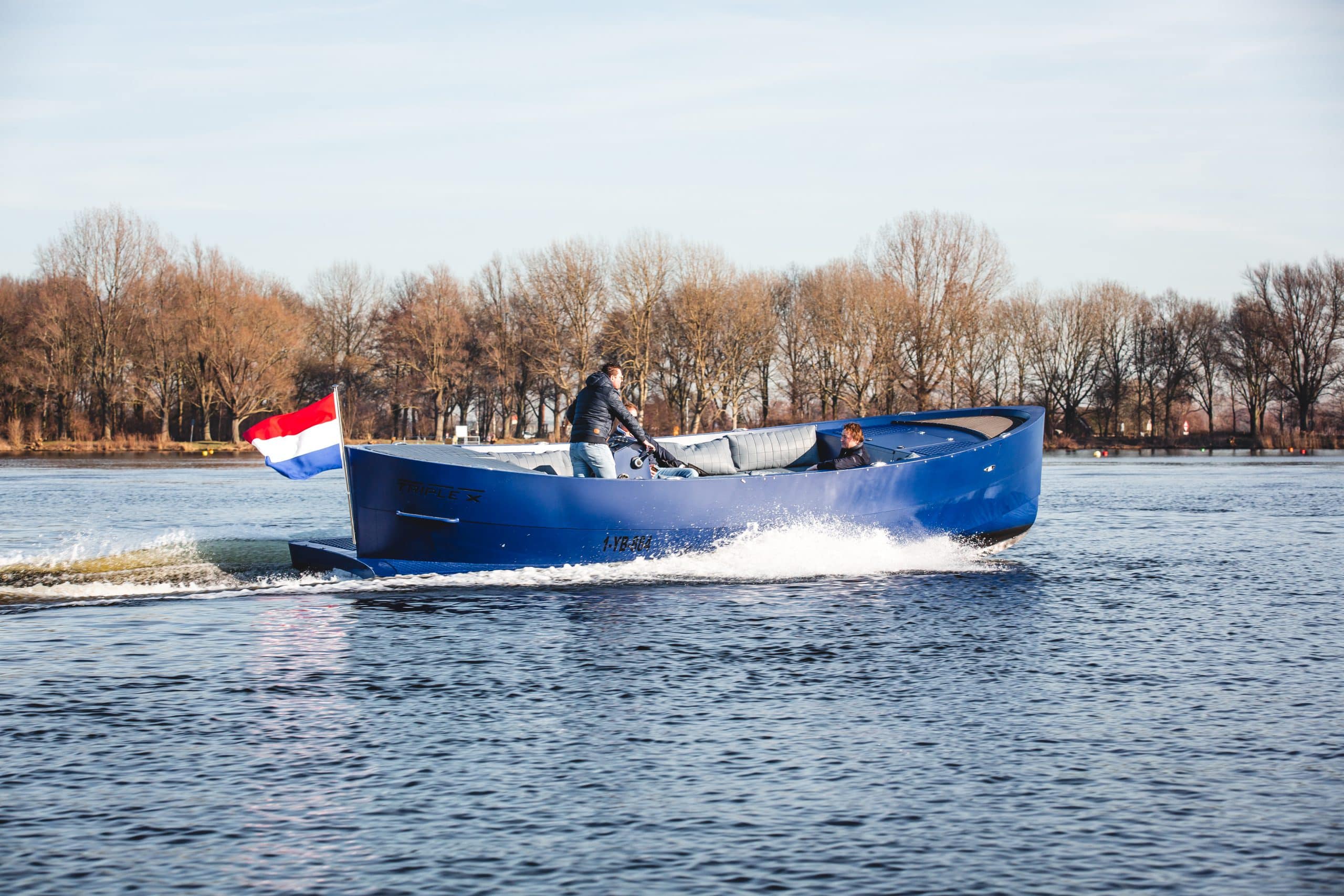 Triple X800 — foto 1 van 14