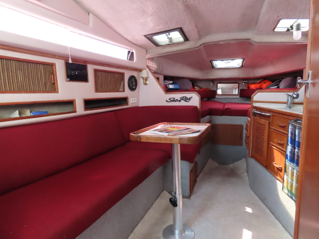 Sea Ray 270 Sundancer — foto 9 van 23