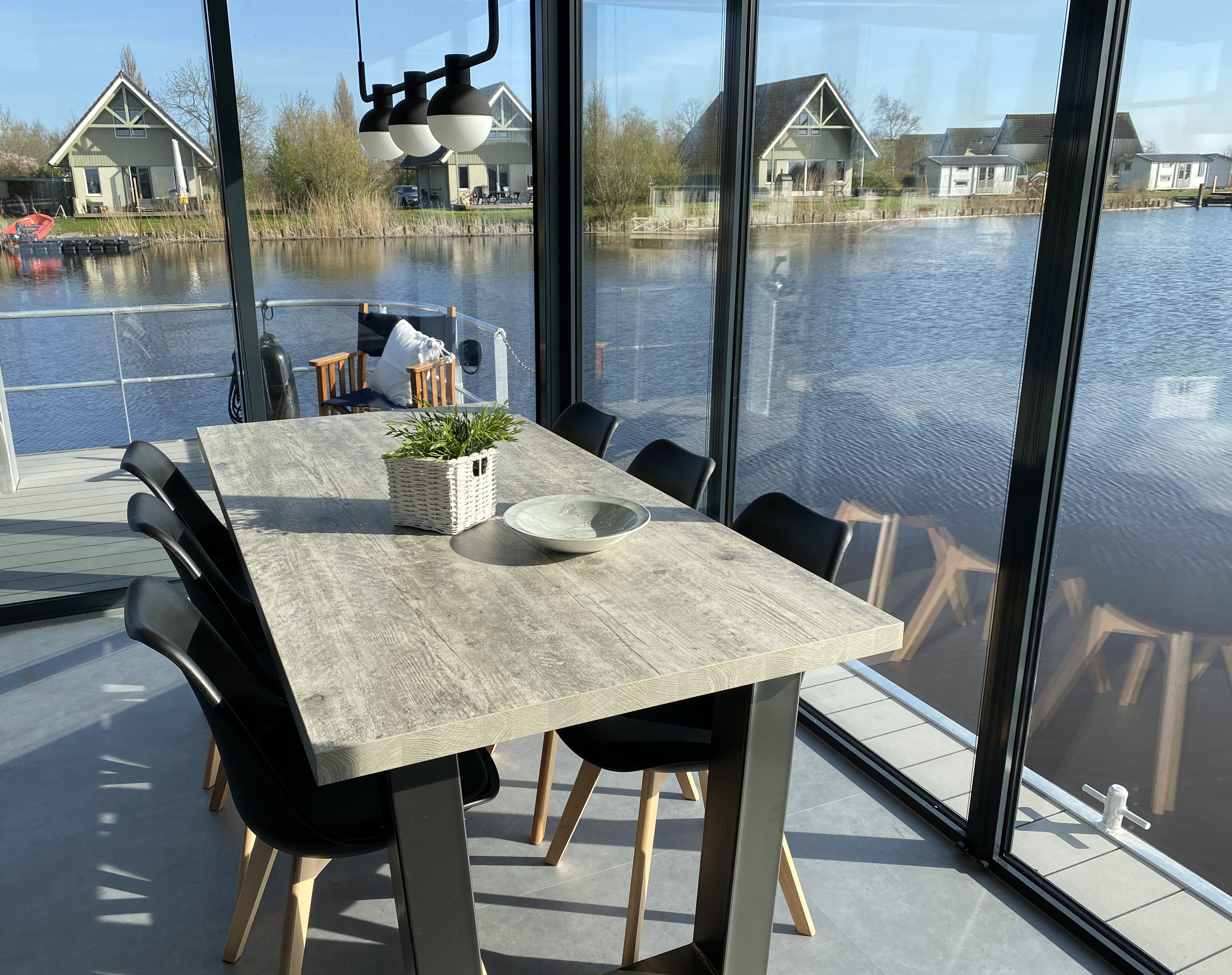 VaarAppartement 'Black Pearl' Houseboat - Panoramahut — foto 23 van 42