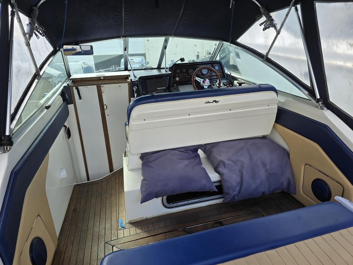 Sea Ray 220DA — foto 2 van 23