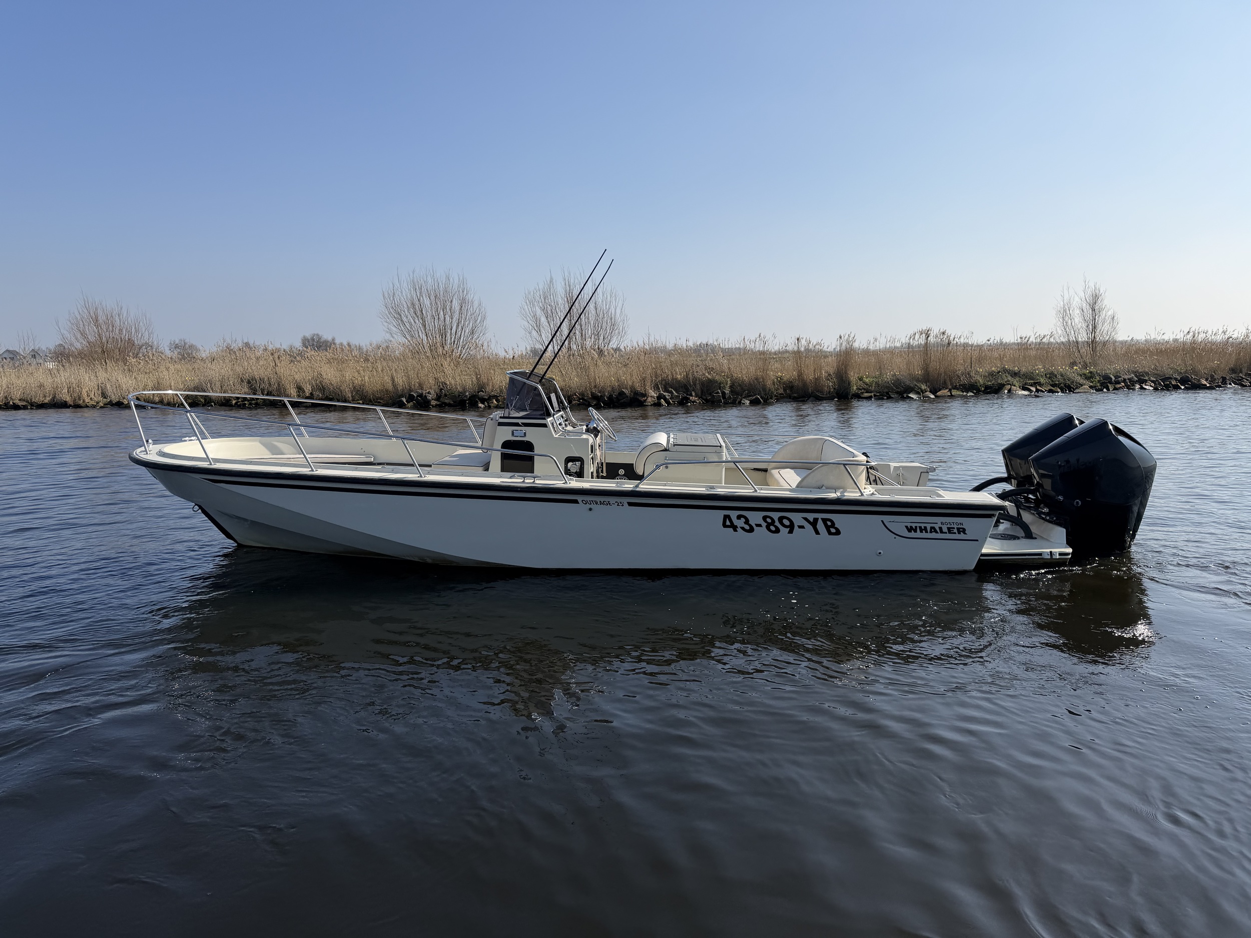 Boston Whaler 25 Outrage