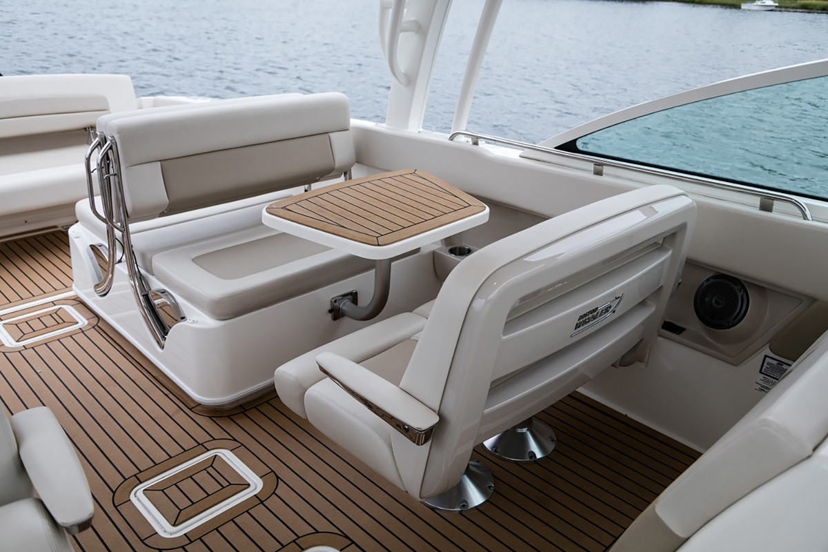 Boston Whaler 320 Vantage — foto 10 van 20