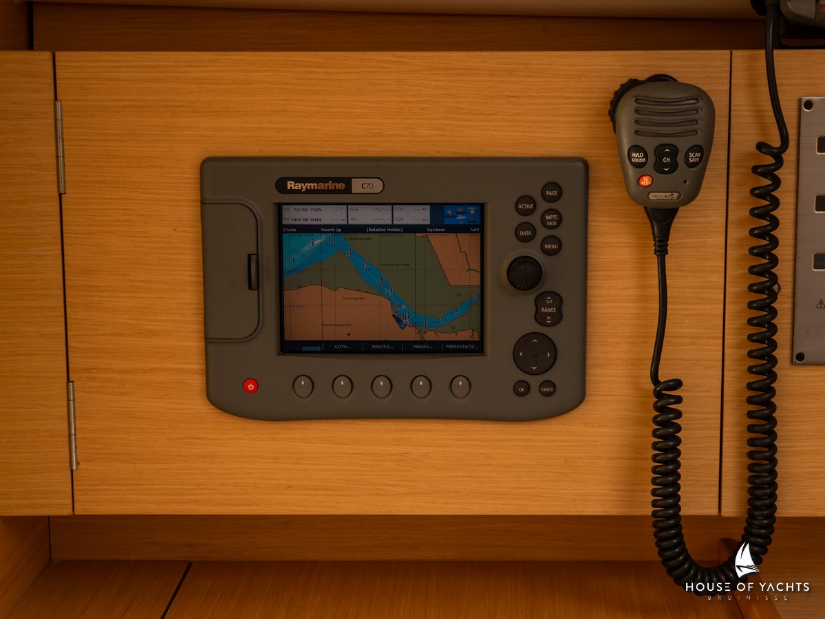Beneteau First 34.7 — foto 3 van 12