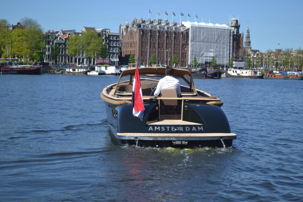 Waterspoor 808 open | Luxe Diesel/hybride Tender | Vanaf €89.950,- — foto 4 van 19