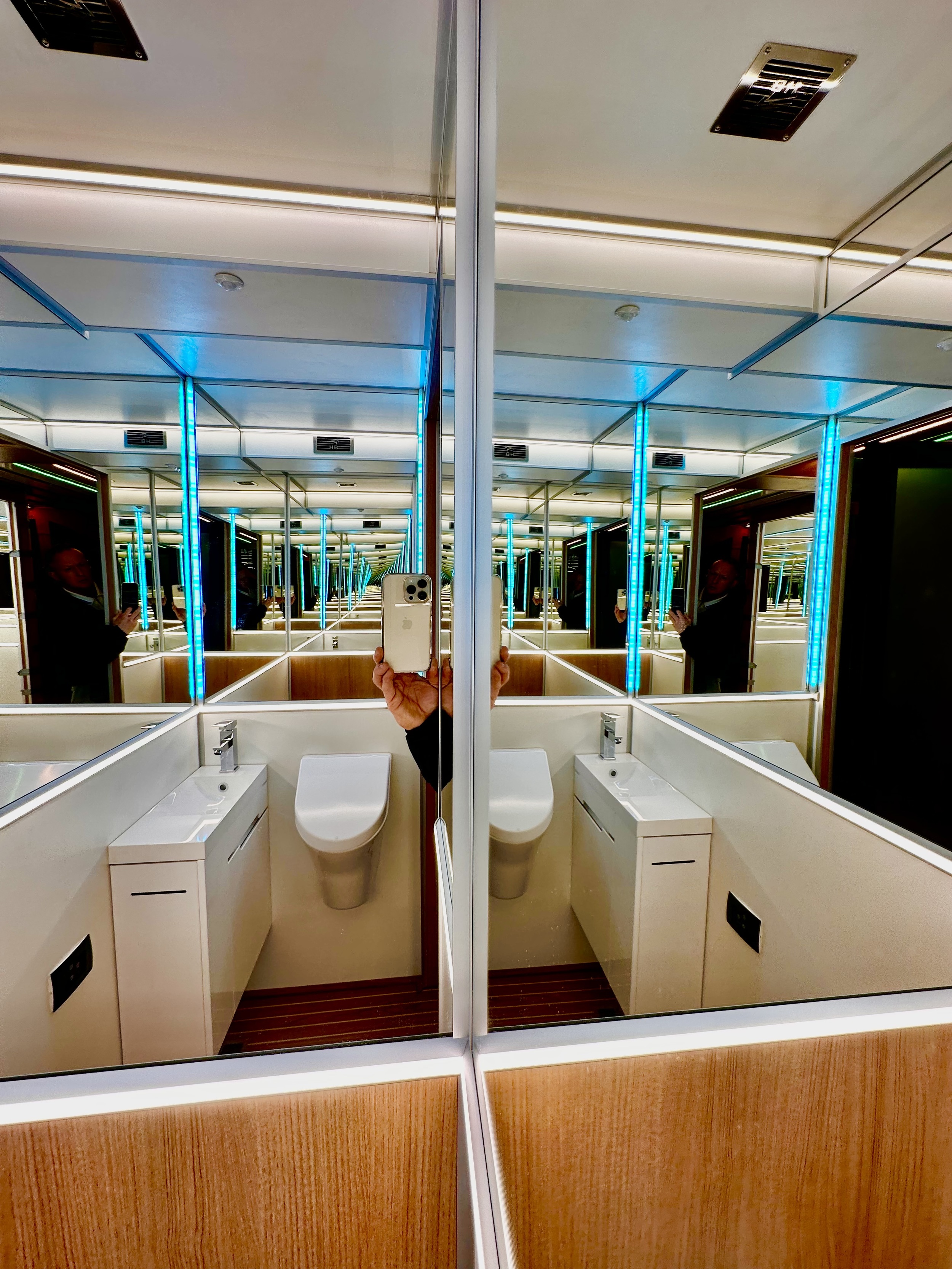 Holiday Boat Sundeck 57 Passenger Catamaran — foto 6 van 39