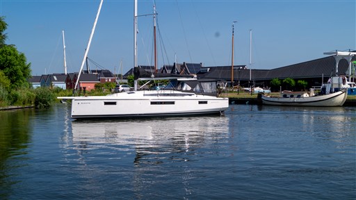 Jeanneau Sun Odyssey 410 (2021) — foto 9 van 12