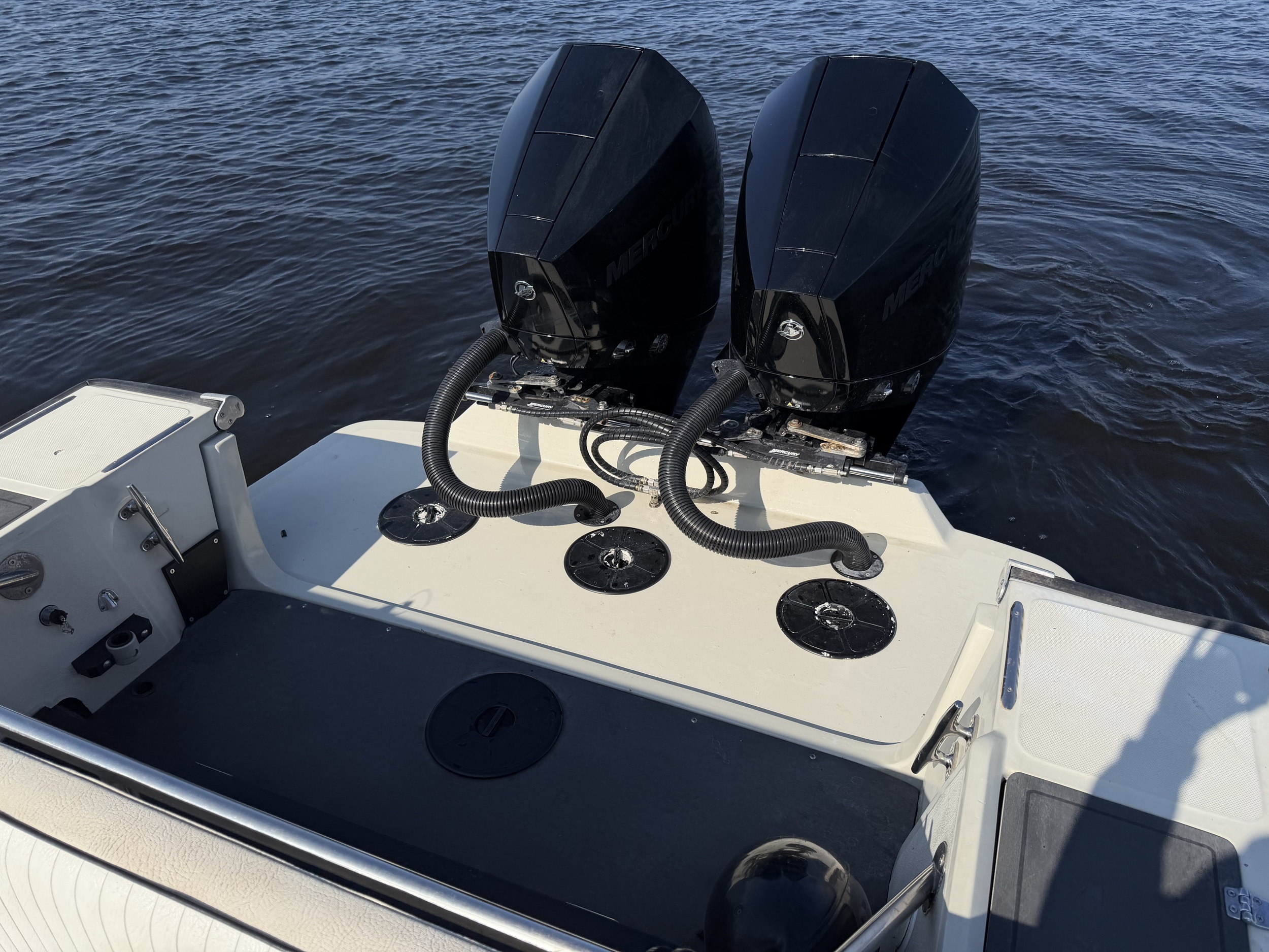 Boston Whaler 25 Outrage — foto 13 van 37