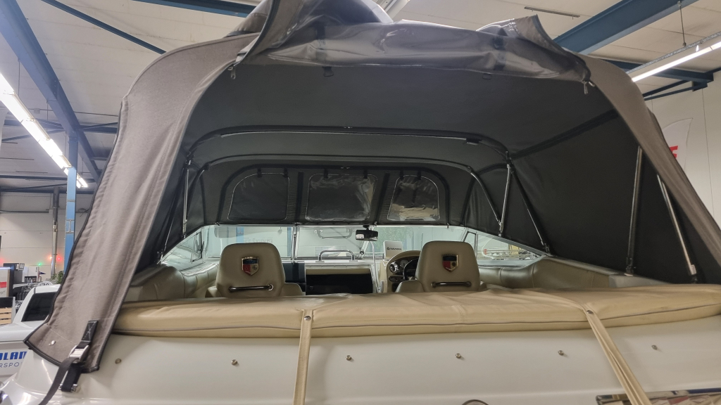 Mariah Z258 Shabah met MerCruiser 7,4 MPI DuoProp met 310pk (BOMVOL!) — foto 8 van 31