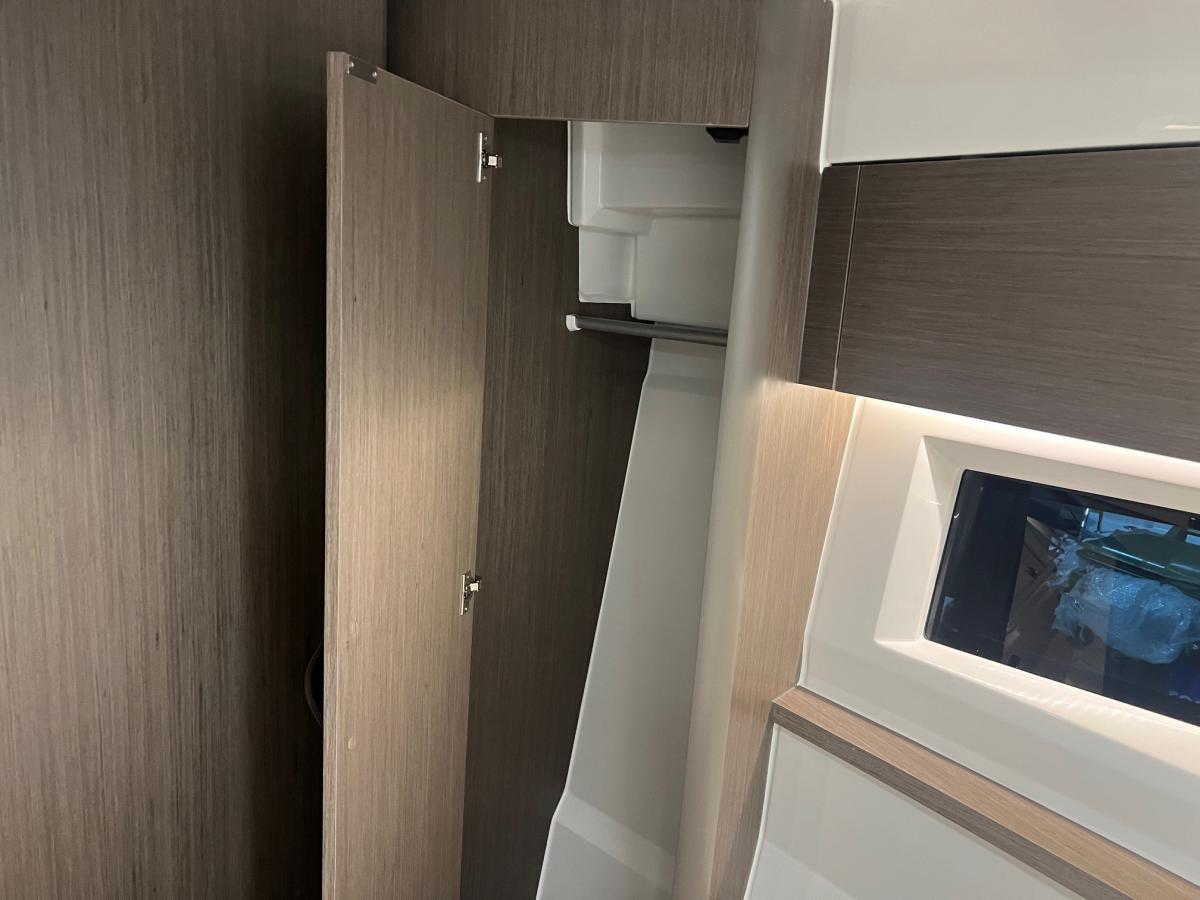 Jeanneau Merry Fisher 895 serie 2. Dit schip is aanwezig op de Yamaha stand van hiswa te water 2026. — foto 45 van 48