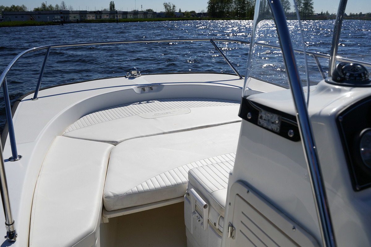 Boston Whaler 190 Montauk — foto 19 van 38