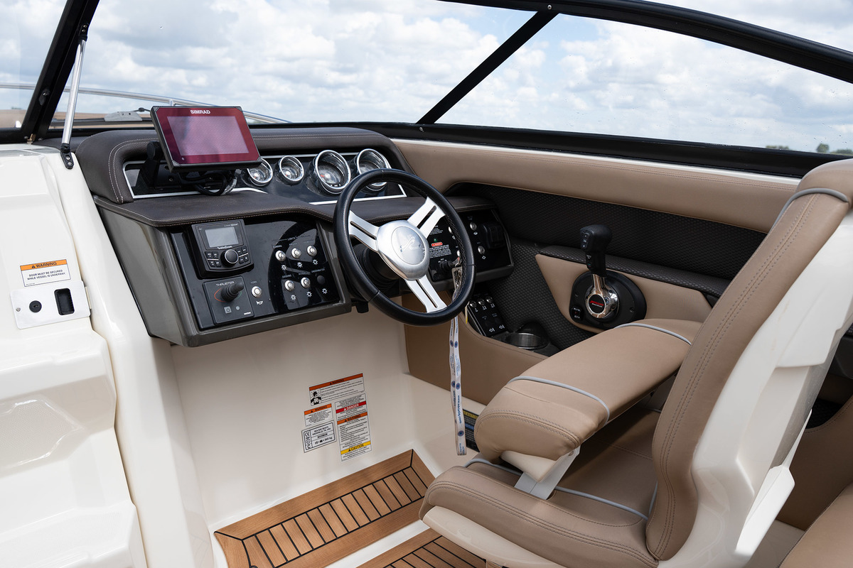 Sea Ray Sun Sport 250 — foto 11 van 46