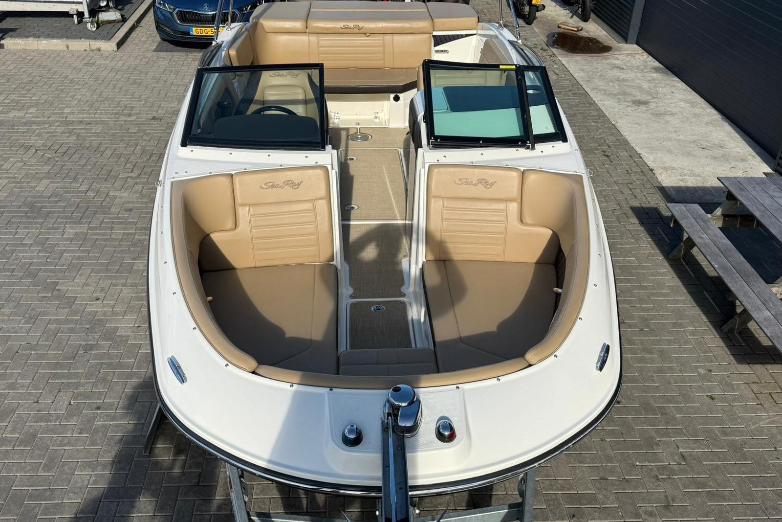 Sea Ray SPX 230 — foto 15 van 47