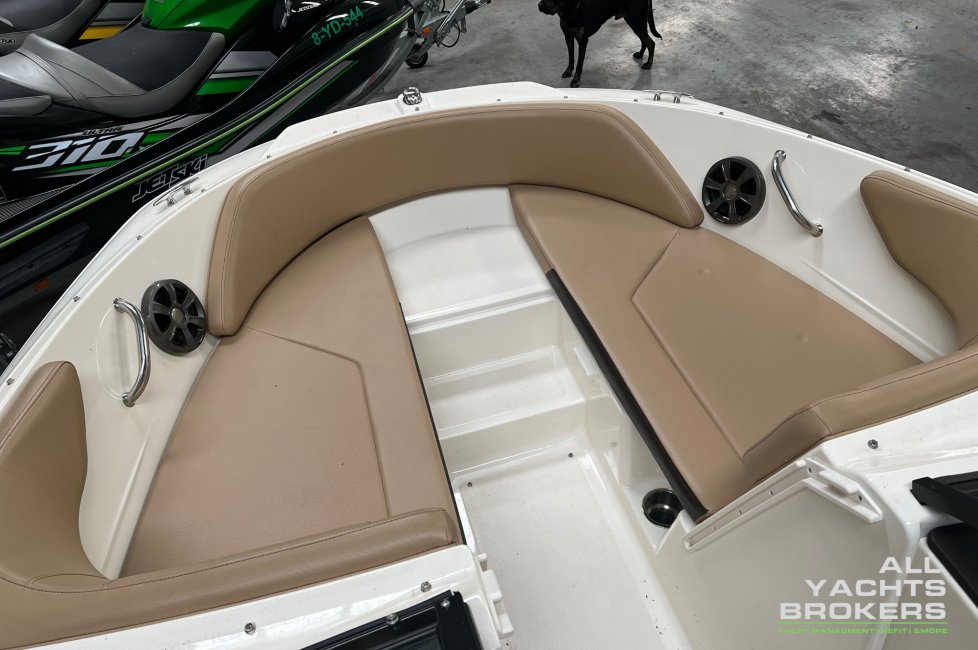 Sea Ray SPX 190 OB — foto 6 van 12