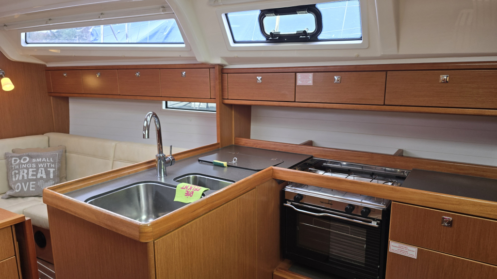 Bavaria 37 Cruiser — foto 13 van 23