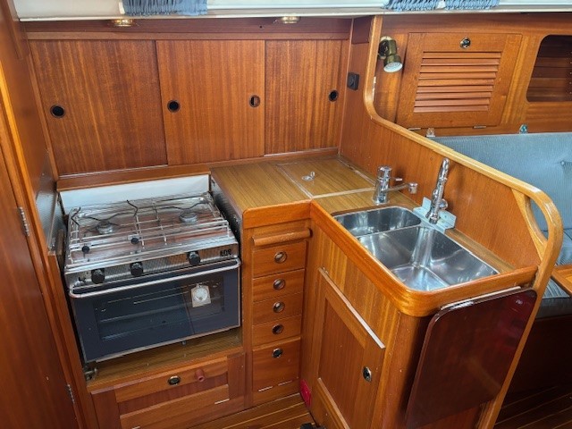 Hallberg-Rassy 31 — foto 40 van 65