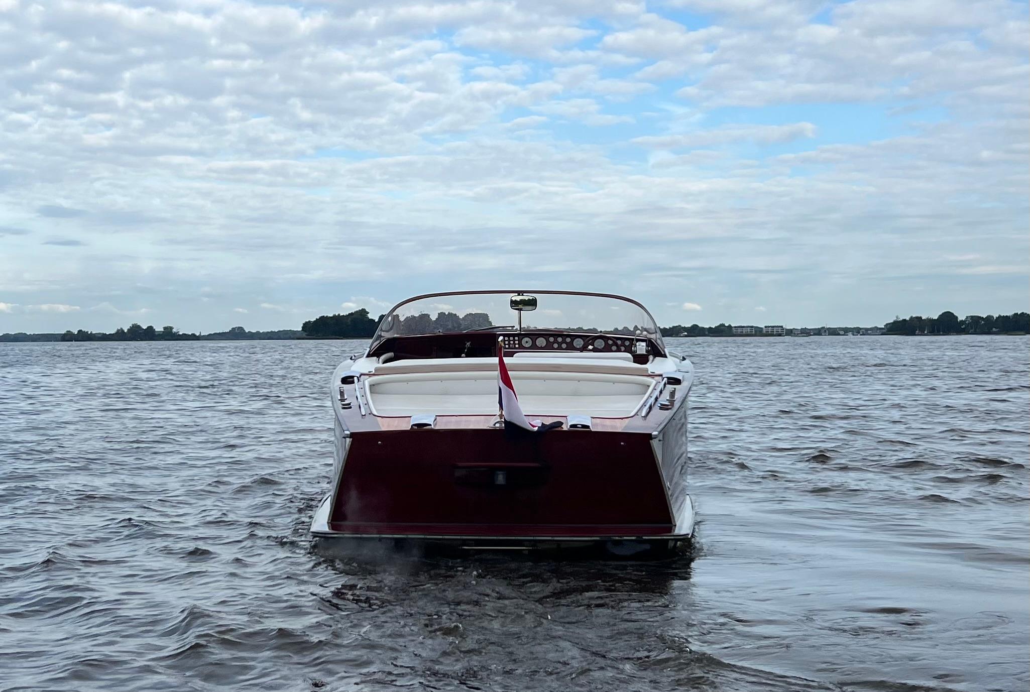 Boesch 850 Runabout Deluxe — foto 8 van 40